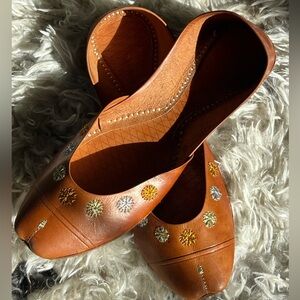Handmade Leather Khusas – Gold, Silver & Bronze Embroidery